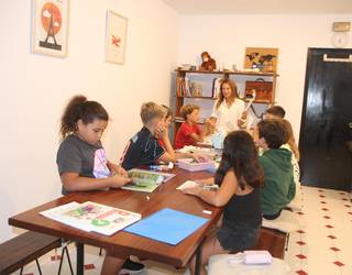 Mon Petit Atelier: hizkuntzen eta sormenaren unibertsoa