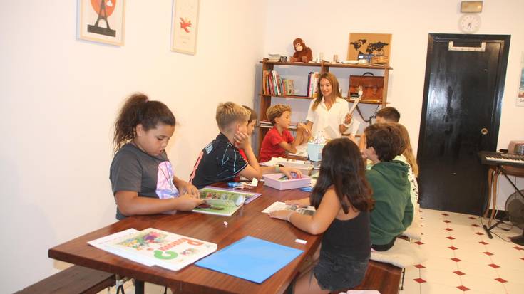 Mon Petit Atelier: hizkuntzen eta sormenaren unibertsoa