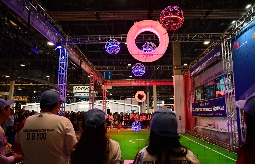 Drone soccer saioak izango dira ostiralean Karela kiroldegian