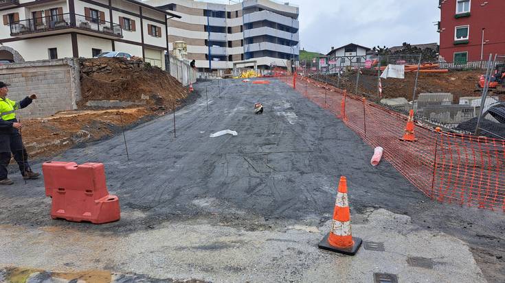 Beidazar kaletik San Martin auzora sartzeko errepidea, zabalik