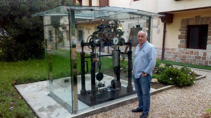 Yereguitarren erlojua bere ohiko lekuan da berriro