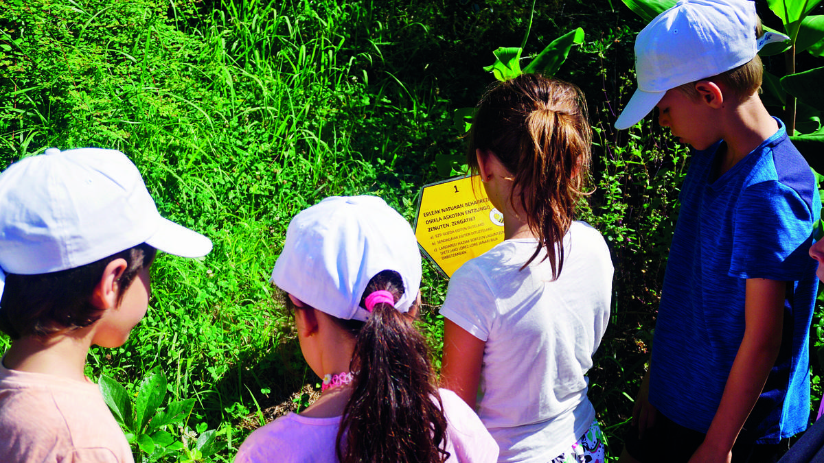 Euskara eta natura uztartzen dituen orientazio jolas berria, Iturraranen