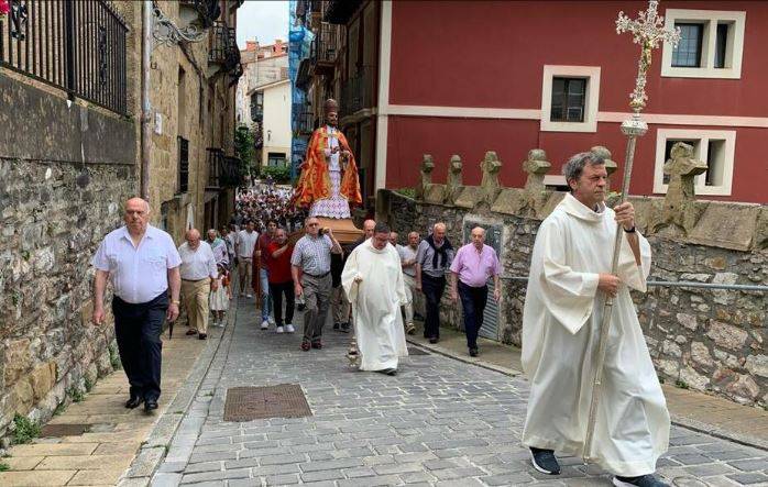 Bertan behera utzi dute sanpedroetako prozesioa