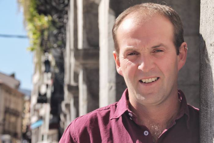 Josu Labaka: "Etorkizunean, herri bezala, munduaren aurrean euskaldun agertuko al garen dago jokoan"