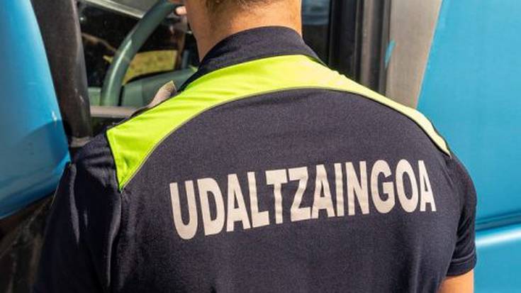 Euskadiko Justiziak ebatzi du Zarauzko udaltzainek suzko armak izan behar dituztela