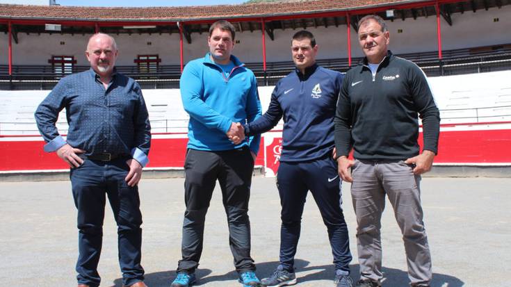 Izeta IV.a eta Goikoetxe harri-jasotzaileak prest dira zapatuan Azpeitian jokatuko duten apusturako