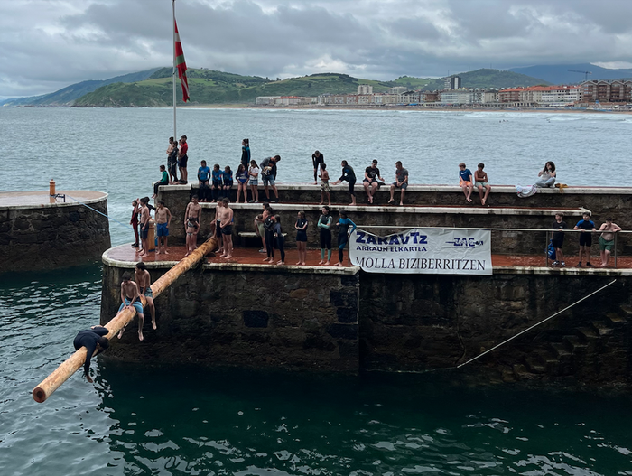 Kukaña eta ur jolasak izango dira arratsaldean