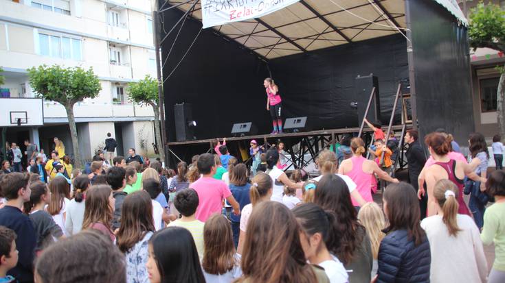 Zelai Ondoko festetako egitaraua, ikusgai