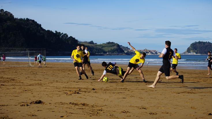 Urteko lehen jardunaldia, eguzkipean