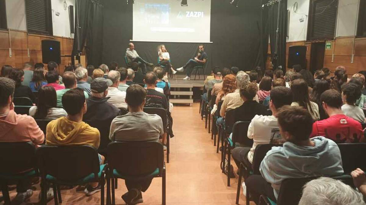 Jendetza batu du 'Zazpi' eta 'Eutsi Malen' dokumentalen solasaldiak, Kultur Etxean