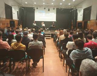 Jendetza batu du 'Zazpi' eta 'Eutsi Malen' dokumentalen solasaldiak, Kultur Etxean