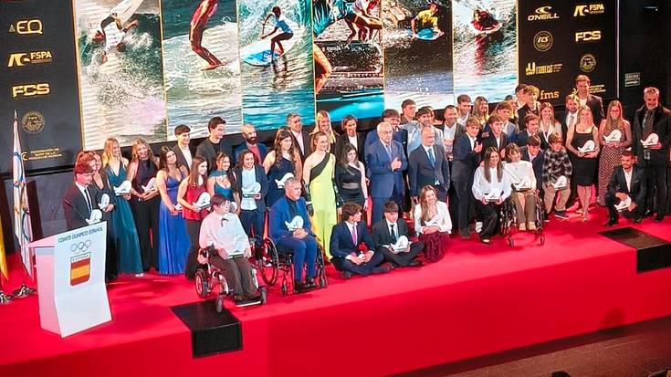 Oregi aita-semeek eta Janire Gonzalez Etxabarrik aitortzak jaso dituzte iaz erdietsitako lorpenengatik