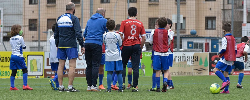 Zabalik dago Lagun Onaken futbol eskolan izena emateko epea