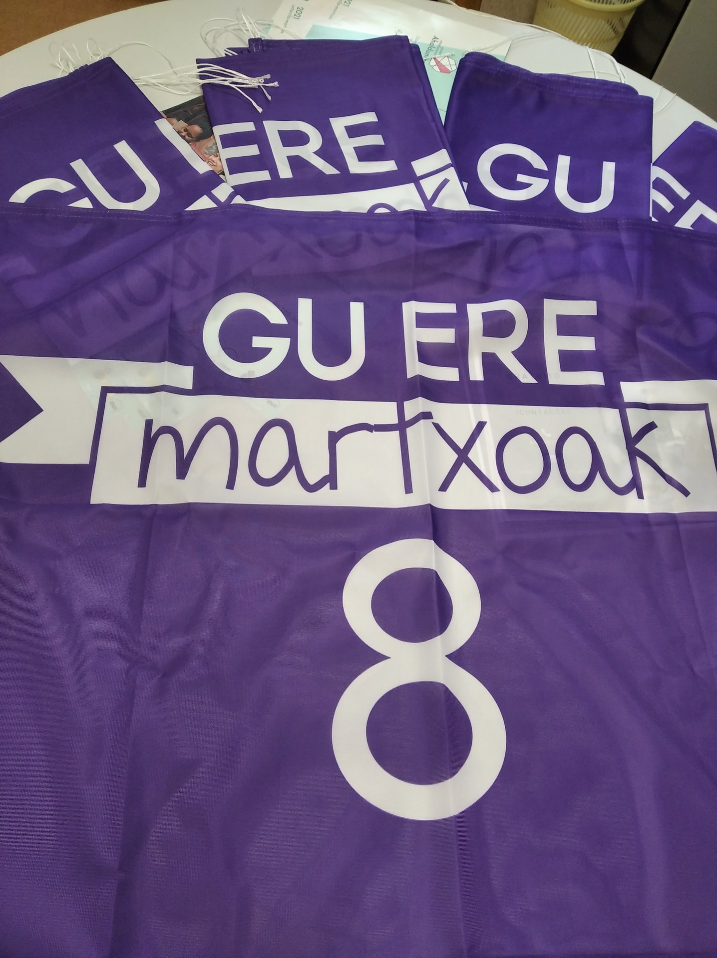 M8 banderolak Ahalduntze Eskolan eskuragarri!