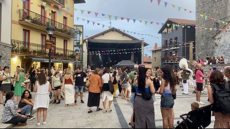 Txosnako txandak egiteko boluntarioak behar ditu Aiako Gazte Asanbladak