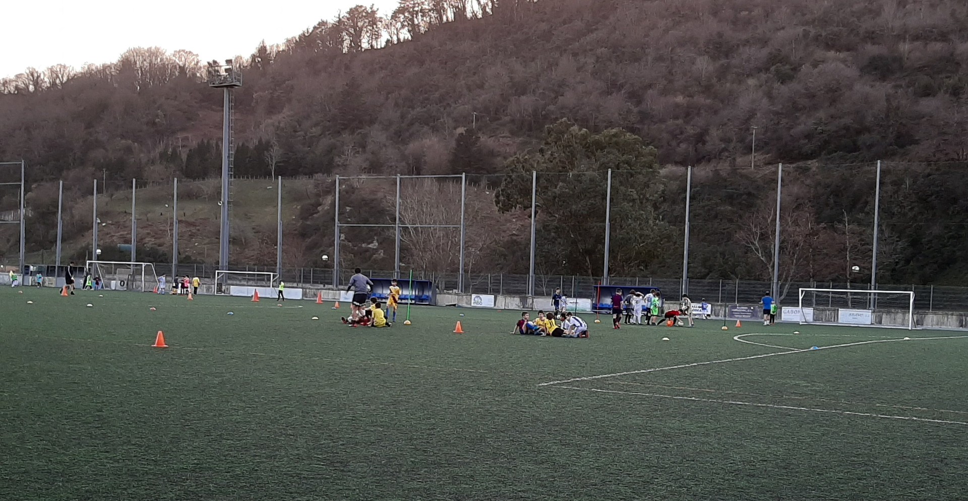 Orioko Futbol Taldeko bufandak gaur eta ostiralean eskuratu ahalko dira
