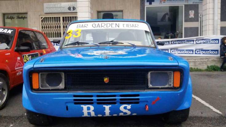 Urrakiko Igoeran parte hartuko duten autoak egiaztatze teknikoa egiten ari dira