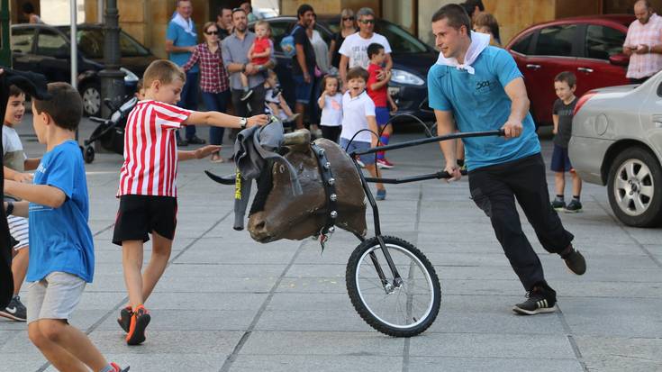 Gurpildun zezenekin entzierroa