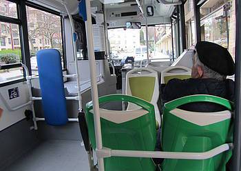Zarautzen Astiko geltokitik pasatuko dira herri barruko autobusak uda sasoian