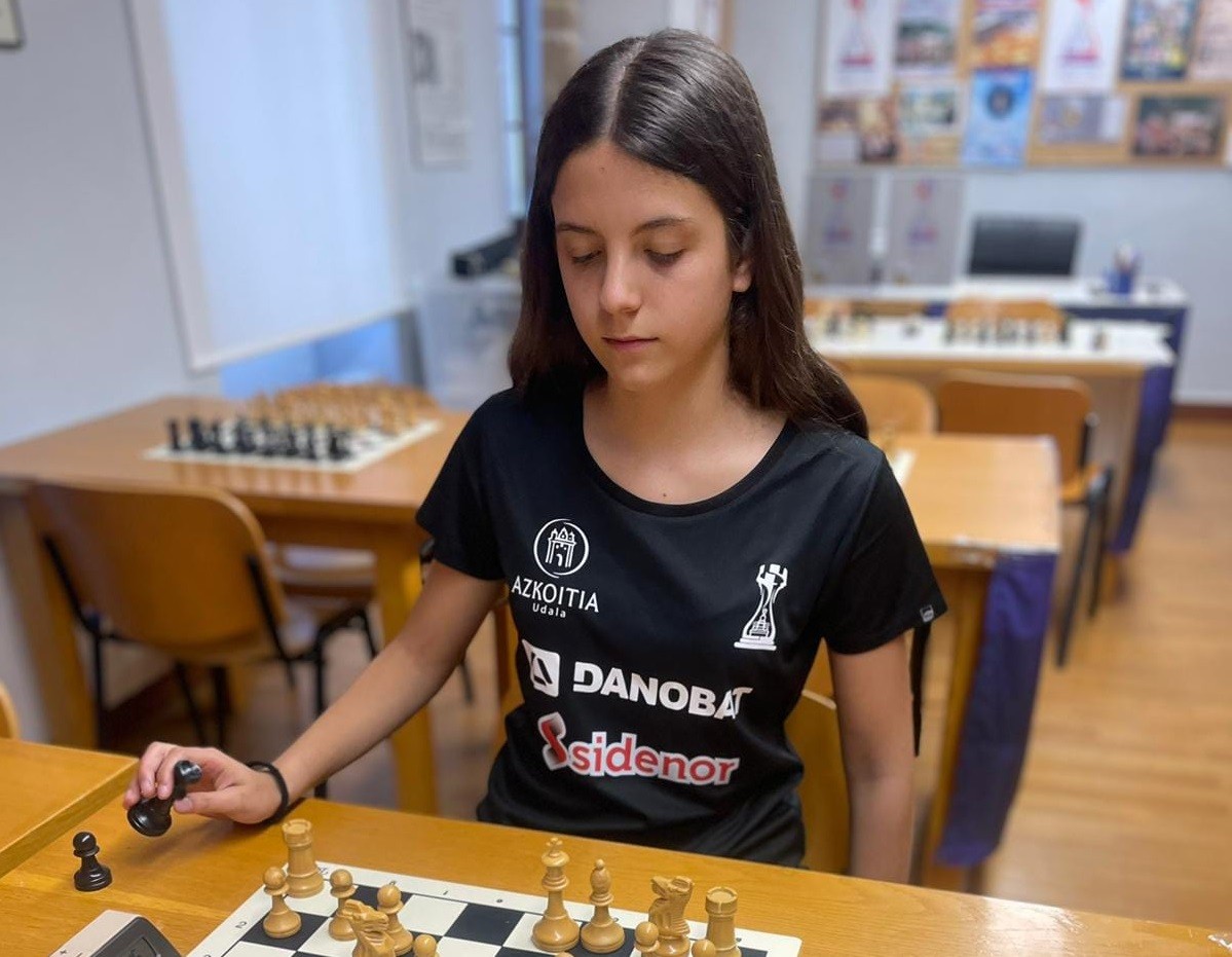 Lucia Valorrek erkidego arteko xake txapelketa jokatuko du euskal selekzioarekin