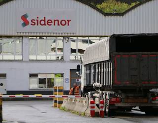 Azkoitiko laminazio trenaren ekoizpena eten eta 36 langile Reinosara lekualdatuko ditu Sidenorrek