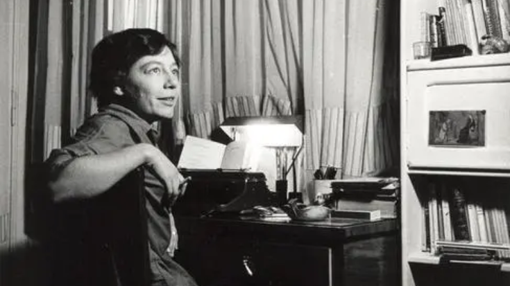 Apoa irakurle taldearen gaurko saioan Alejandra Pizarniken lanaz ariko dira