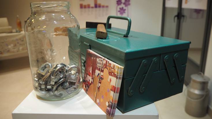 Mostradore atzean aritutako emakumeen testigantzak entzungai