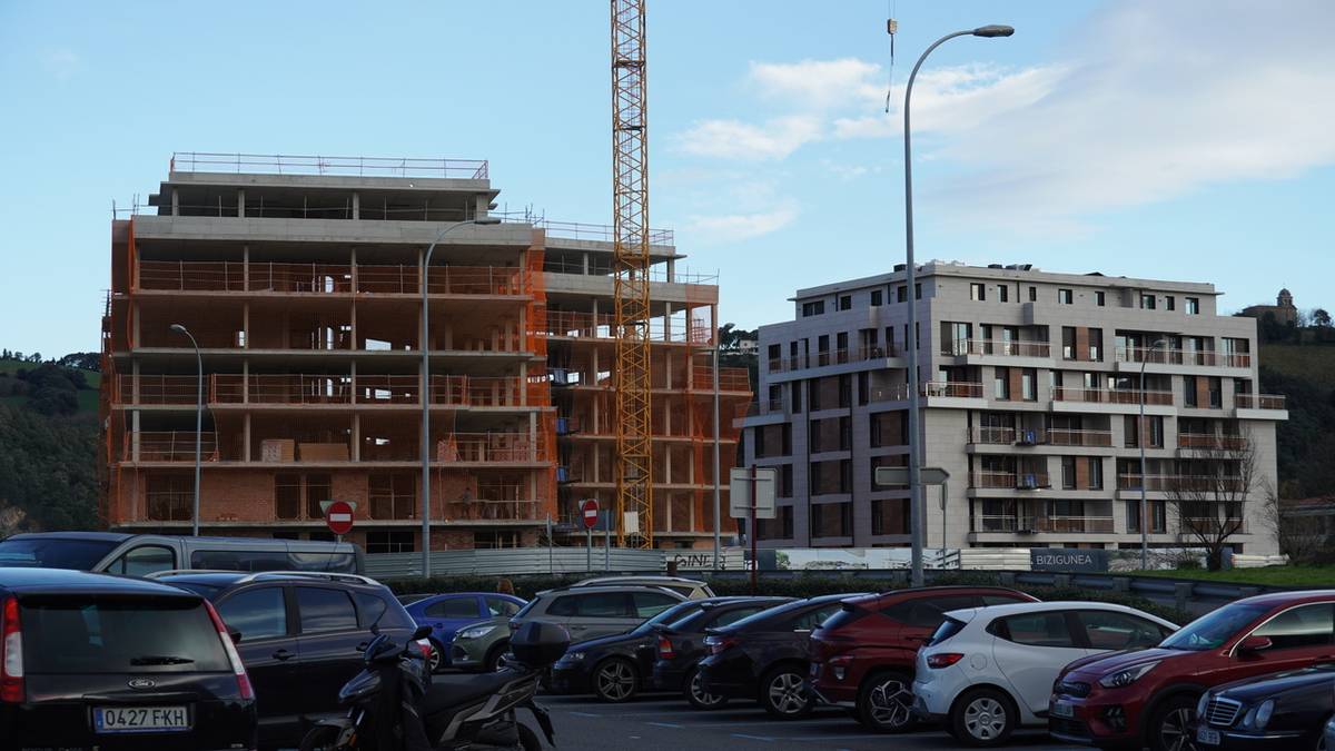 Torreagako etxebizitzetako onartuen eta baztertuen behin behineko zerrenda argitaratu dute