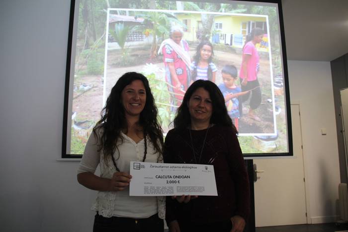 2.000 euro eman dizkio udalak Calcuta Ondoan elkarteari