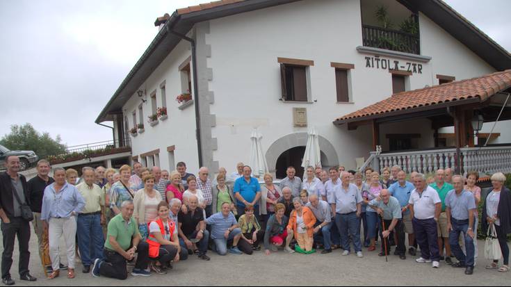 Aittolara irteera antolatu du Plaza Ondo elkarteak