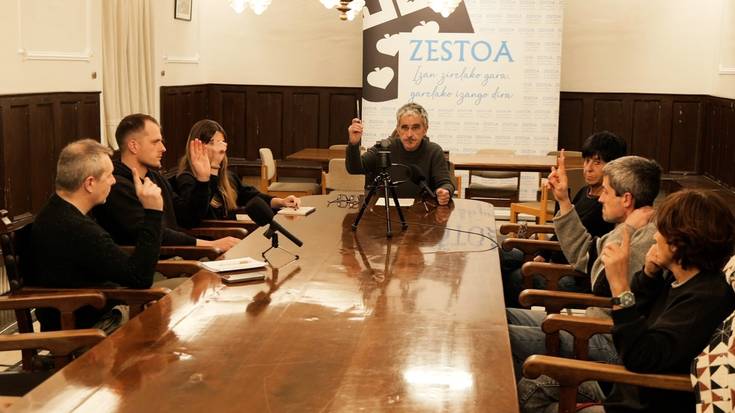 Estazioko aparkalekua autokarabanen erabilerarako arautu du Zestoako Udalak