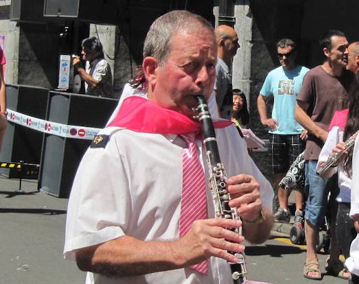Iñaki Alberdi musikari azpeitiarra hil da