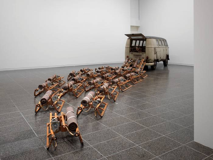 Joseph Beuys artistari eskainiko diote hurrengo Gela saioa Zarauzko Photomuseumen
