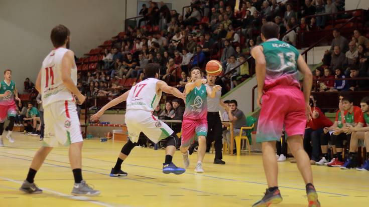 Asteazkeneko porrota ahaztu eta garaipenaren bila