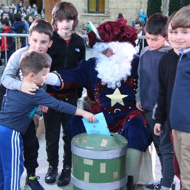 Bizar Zuriren ekitaldia