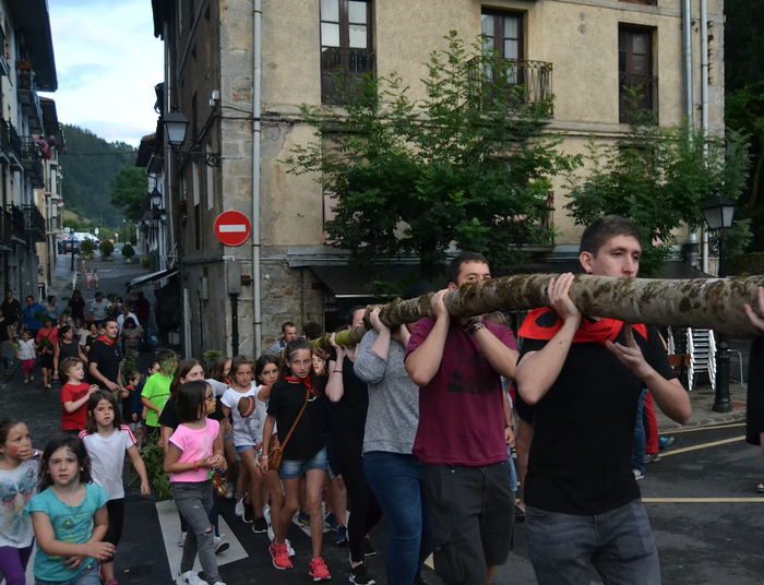 San Juan festei ekiteko prest daude Urrestillan