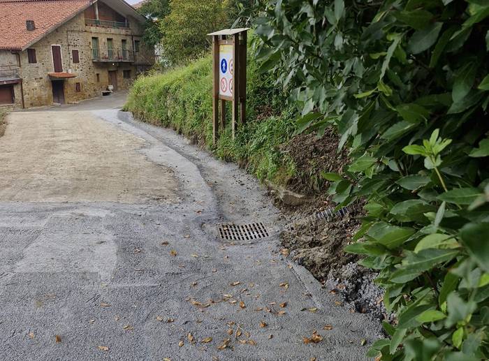 Amaitu dituzte Itxaspe bideko asfaltatze lanak