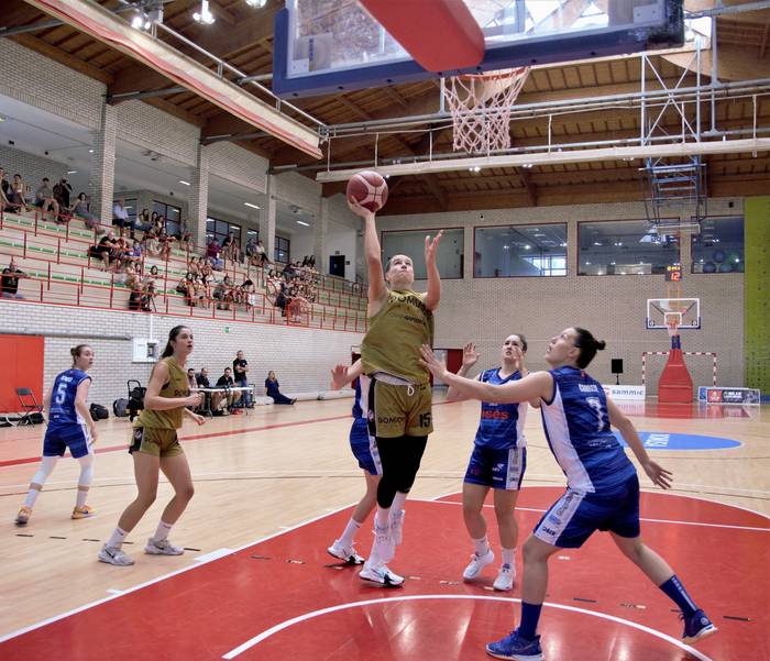 Domusa Teknik ISBk eta Gipuzkoa Basketek lagunarteko partidak jokatu dituzte asteburuan Azkoitian