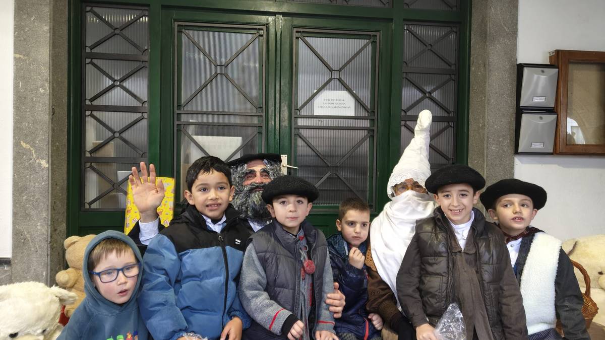 Olentzerok eta Mari Domingik ilusioa eta poza barreiatu dituzte eskualdean