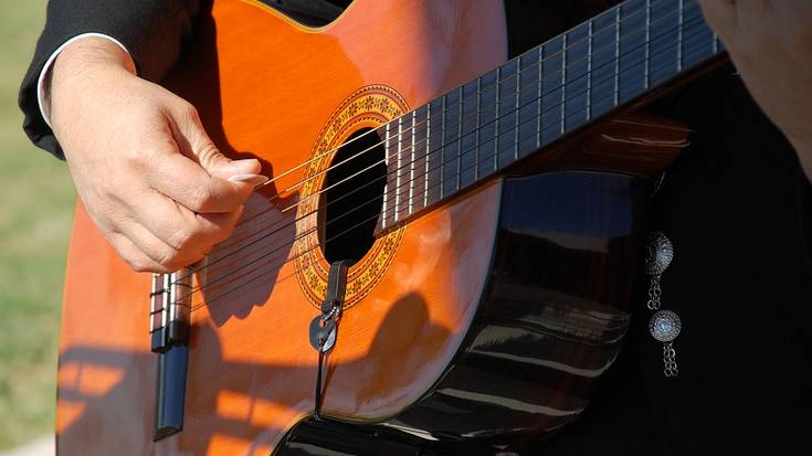 Doako gitarra klaseak eskaintzen ari dira ostiraletan Gaztetxean