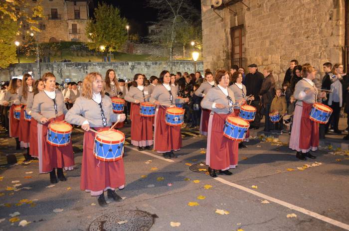 Giro onean ospatu dute San Andres jaietako danborrada