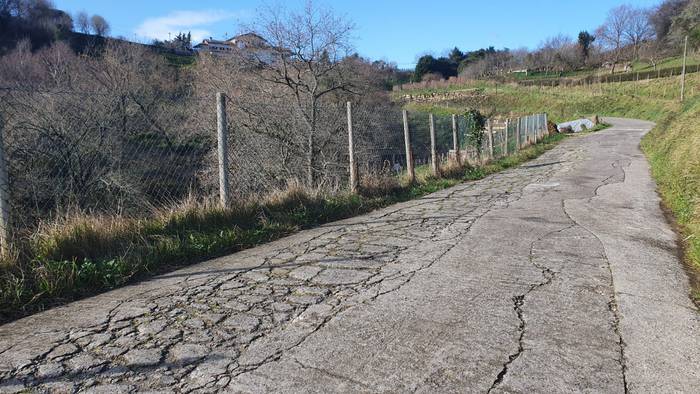 Asfaltatze lanak egingo dituzte Zarauzko Txurruka bidean eta Zinkunegi kalean