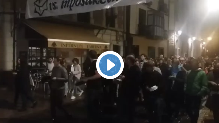 BIDEOA: Dozenaka lagun Kataluniaren aldeko kazeroladan