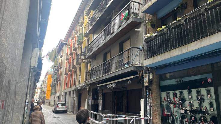 Erdikalea 27ko bizilagunek teknikoek baimena eman zain egon beharko dute etxeetara itzultzeko