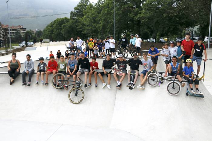 Inauguratu dute Azpeitiko skate parke berria