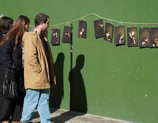 Indarkeria matxistaren kontrako arte erakusketa egin dute Frontoi Txikin