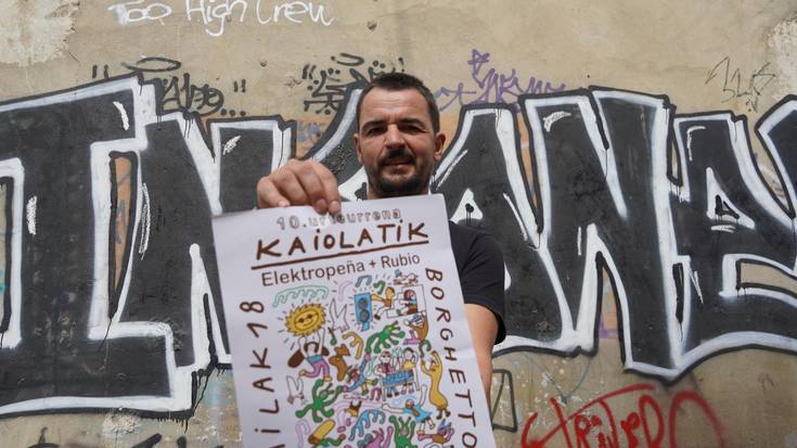Hamarkada bat Zarauzko malekoiko kaiola girotzen