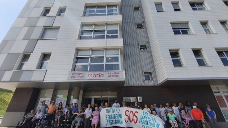 "Muturreko egoeran" daudela salatu dute Otezuriko langileek eta mobilizazio aldi berria hasi dute