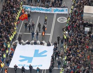 Autobusa antolatu dute zapatuan Sarek Bilbon egingo duen manifestaziora joateko