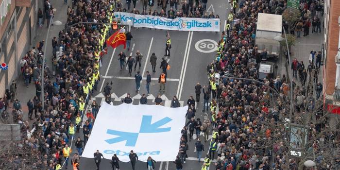 Autobusa antolatu dute zapatuan Sarek Bilbon egingo duen manifestaziora joateko